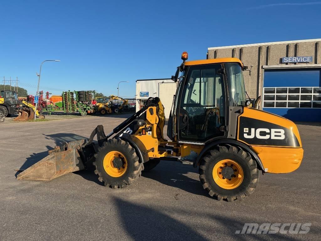JCB 406 Lauksaimniecības pacēlāji