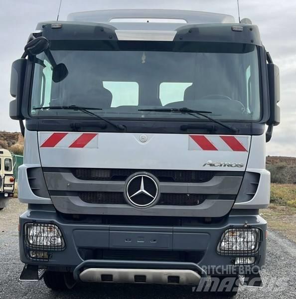 Mercedes-Benz 2641 Smagās mašīnas ar konteineriem