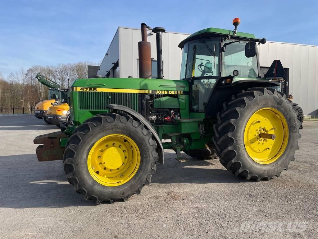 John Deere 4755 Traktori