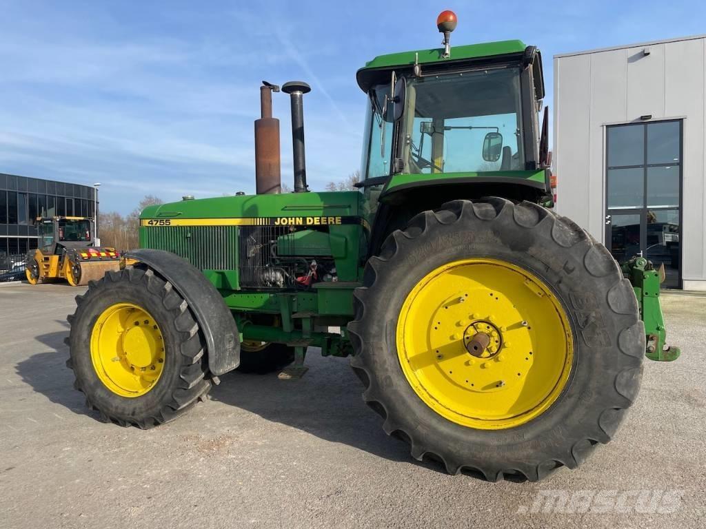 John Deere 4755 Traktori