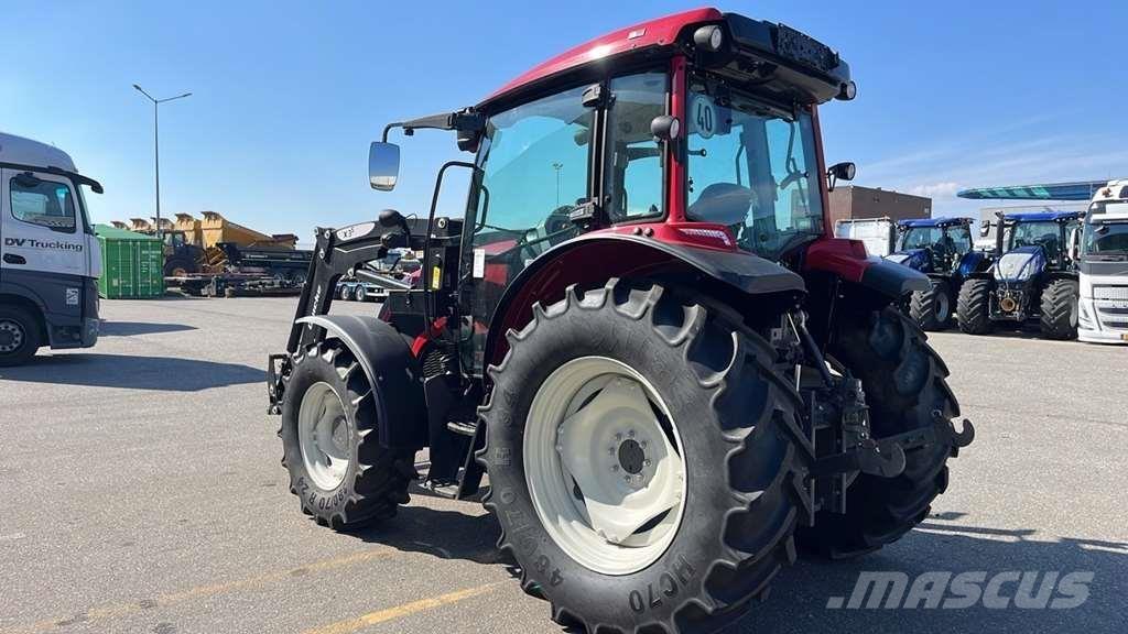 Valtra A75 Tractor Traktori