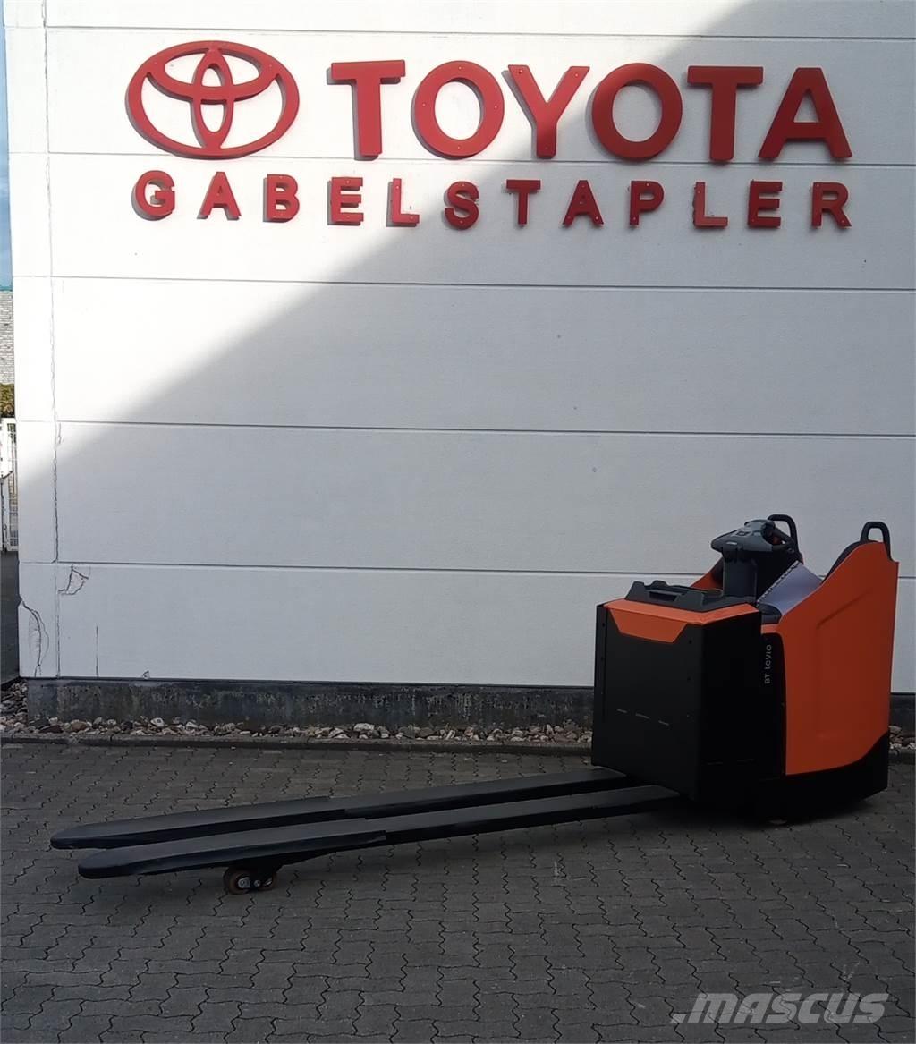 Toyota LPE 250 Zemie palešu pacēlāji