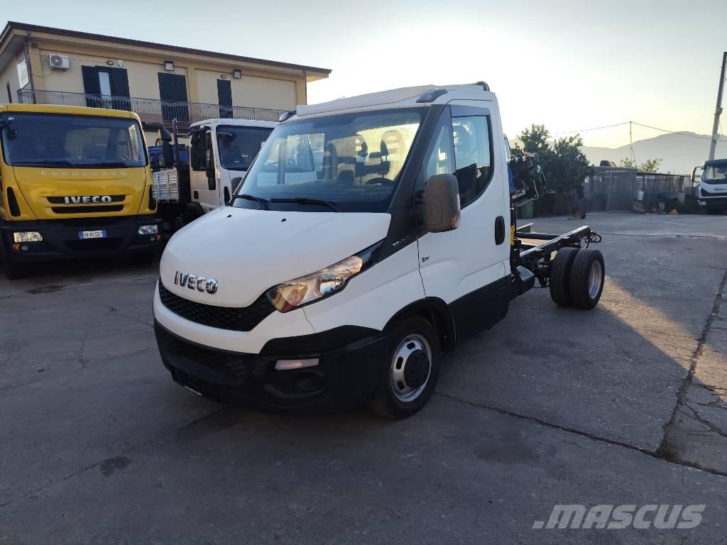 Iveco Daily 35-150 Smagās mašīnas ar celtni
