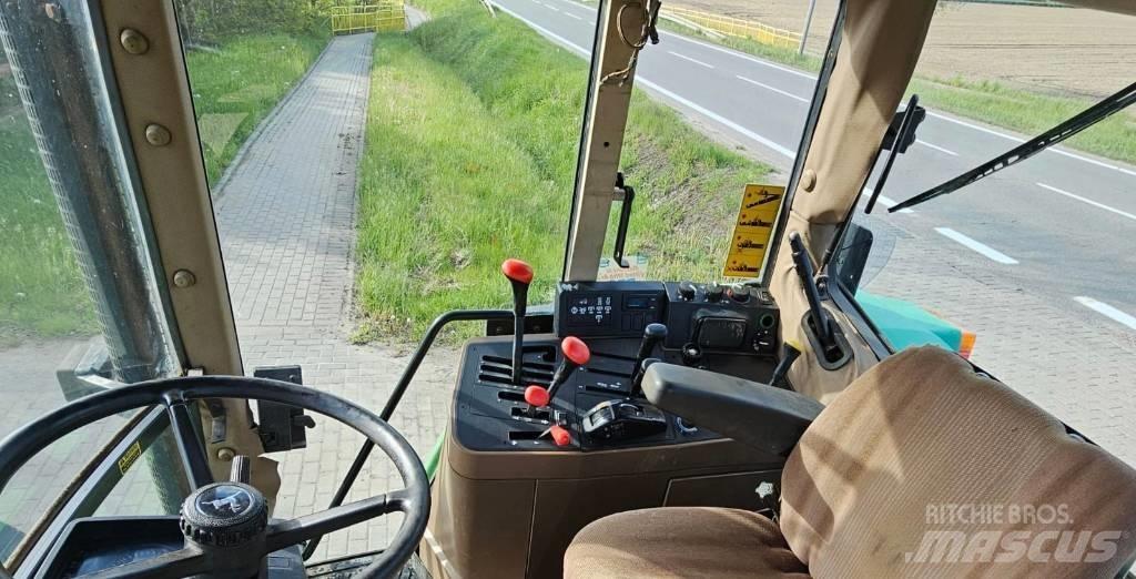 John Deere 6800 Traktori