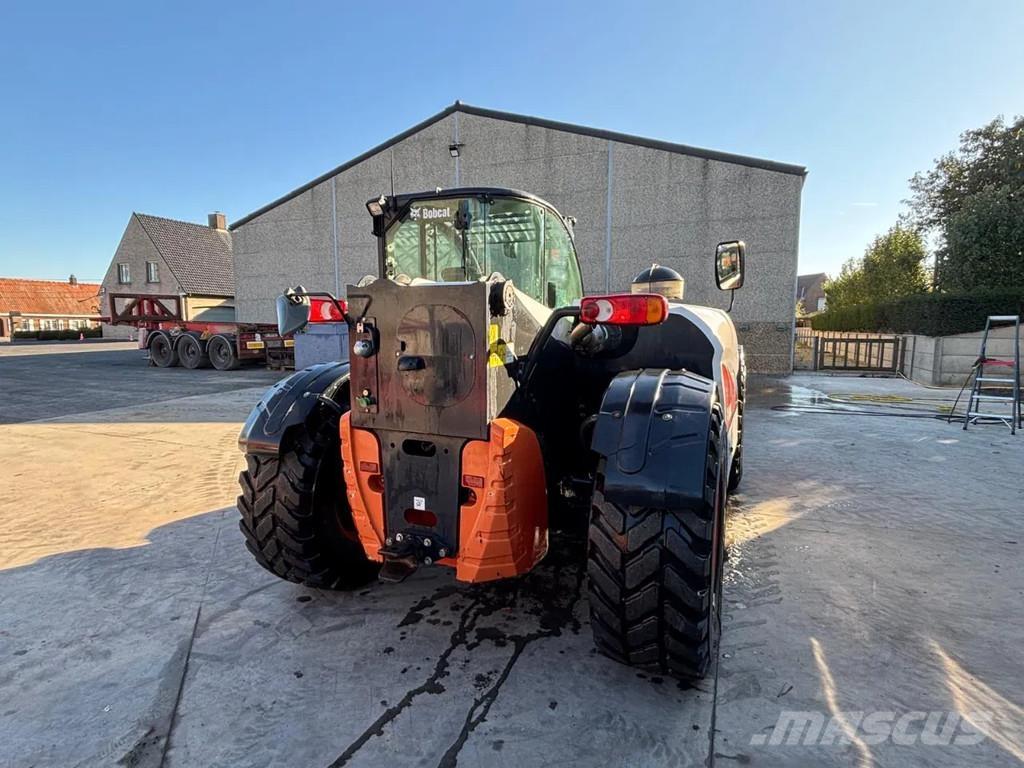 Bobcat TL470 Lauksaimniecības pacēlāji