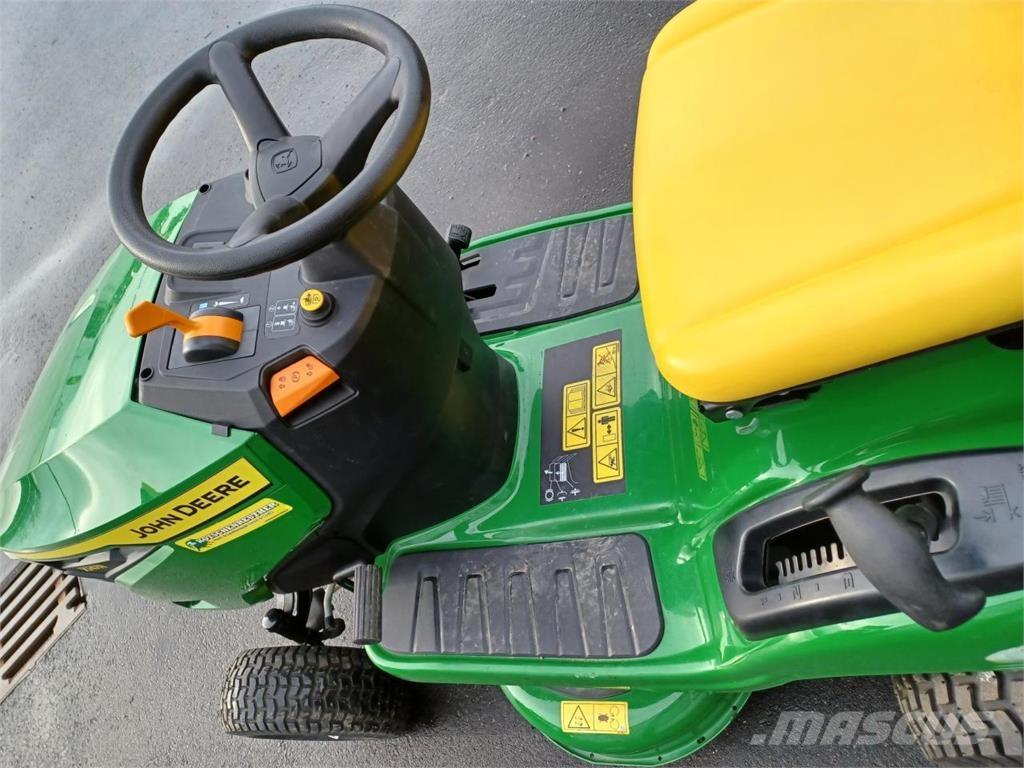 John Deere X147R Mauriņa pļaujmašīnas