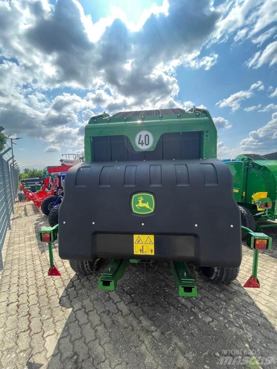 John Deere V451G Rituļu preses