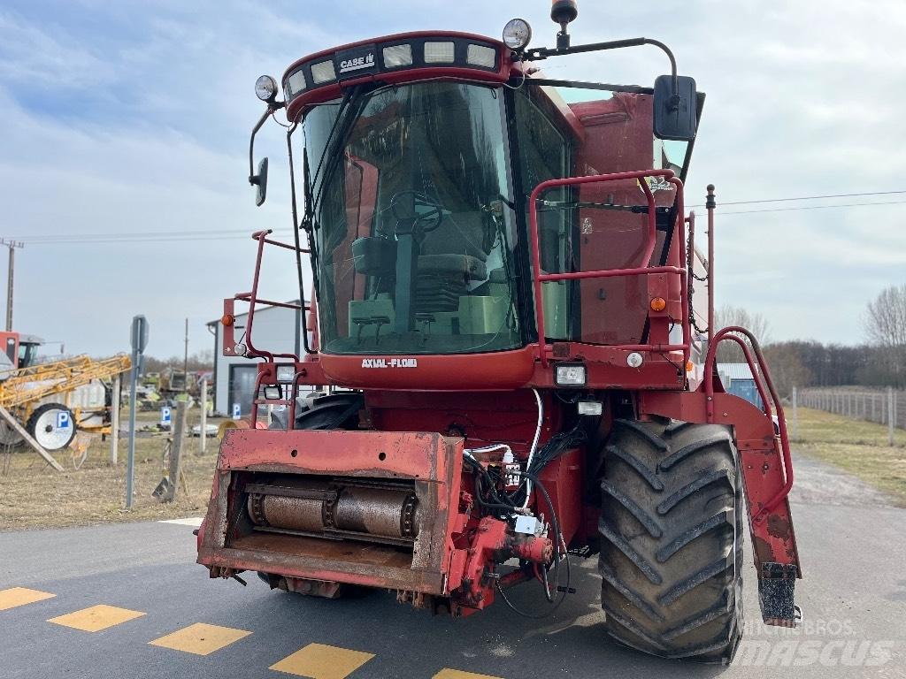 Case IH 2388 Ražas novākšanas kombaini