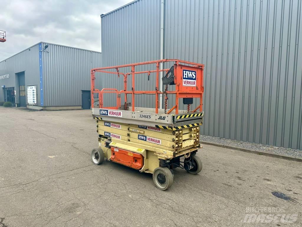 JLG 3246 ES Šķerveida pacēlāji