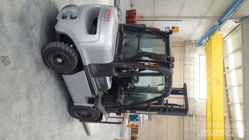 Nissan FGD02A30Q Tehnika ar dīzeļa dzinēju