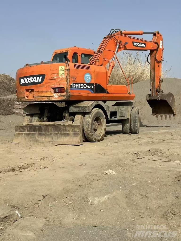 Doosan DH150 W-7 Ekskavatori uz riteņiem