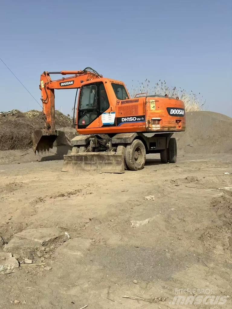 Doosan DH150 W-7 Ekskavatori uz riteņiem