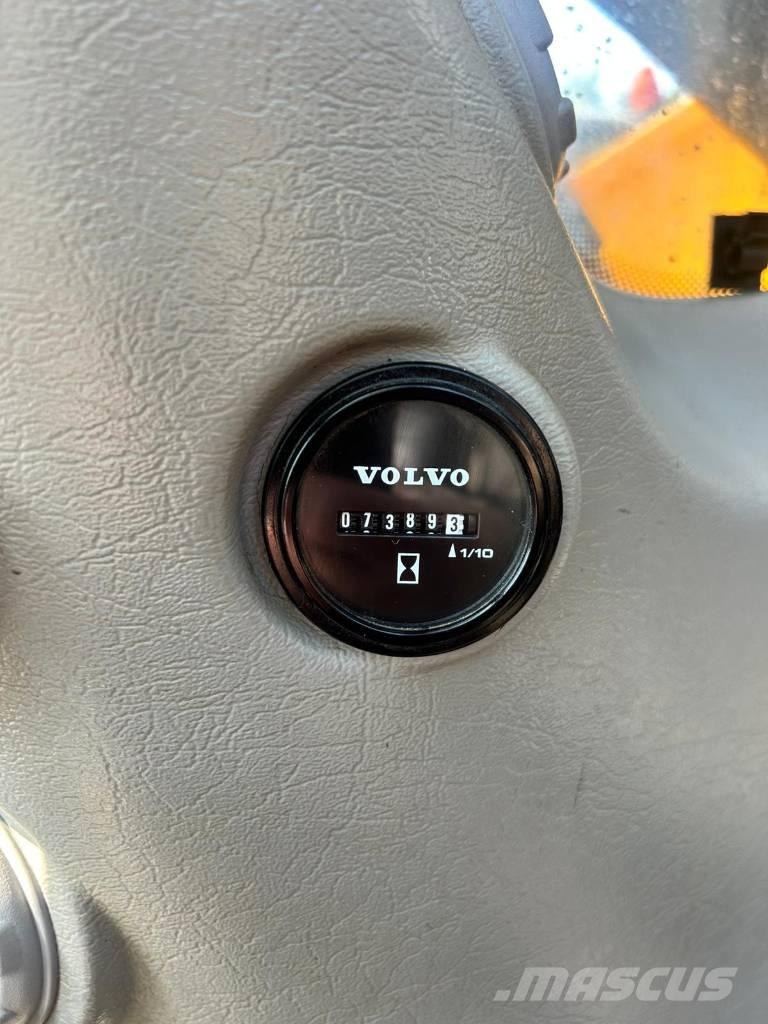 Volvo EC 220 E Kāpurķēžu ekskavatori