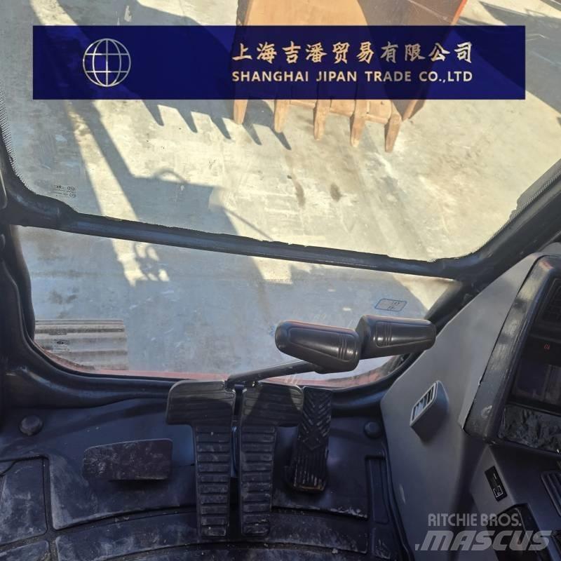 Doosan DX 225 Kāpurķēžu ekskavatori