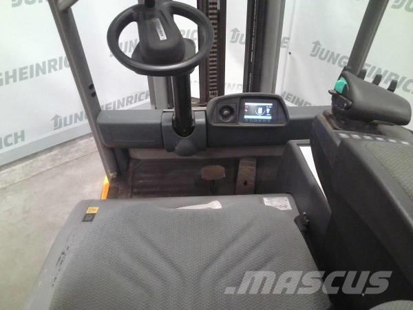 Jungheinrich EFG 320 Elektriskie iekrāvēji