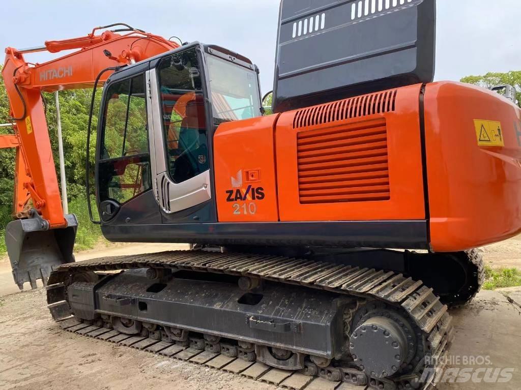 Hitachi ZX 210 Kāpurķēžu ekskavatori