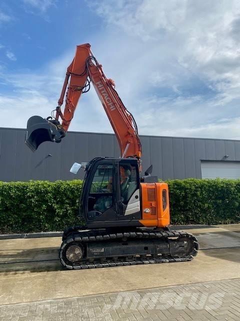 Hitachi ZX 135 US-6 Kāpurķēžu ekskavatori