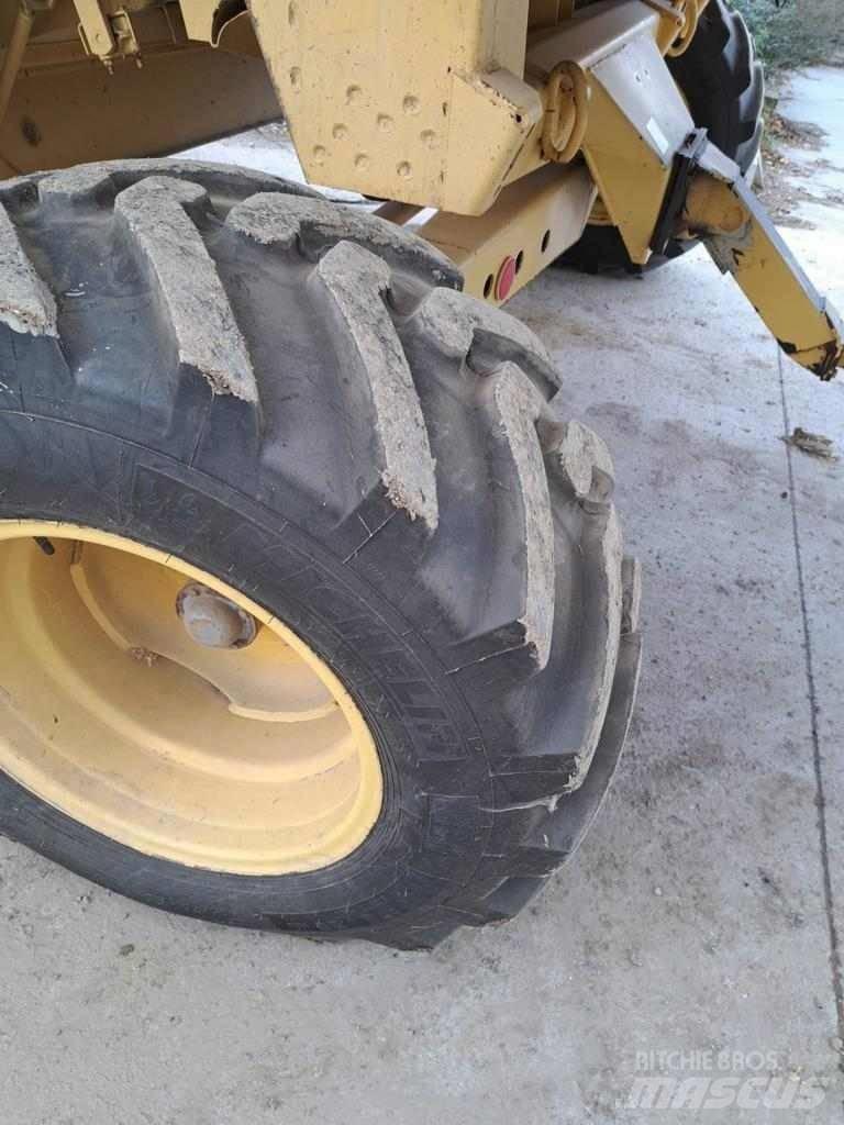 New Holland TX 66 Ražas novākšanas kombaini