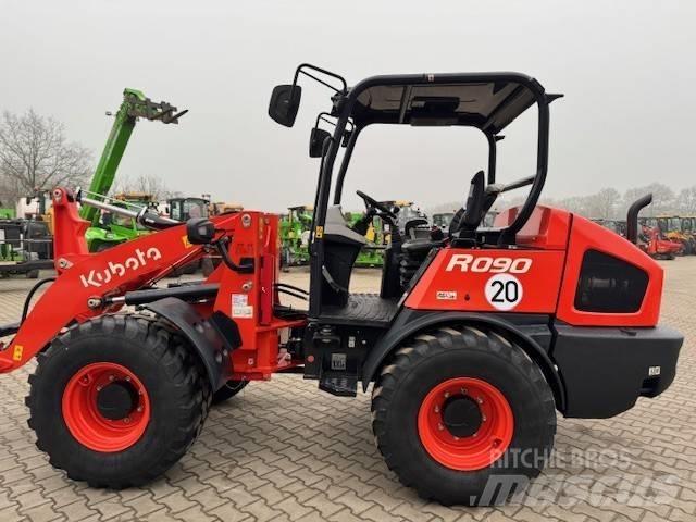 Kubota R 090 Iekrāvēji uz riteņiem