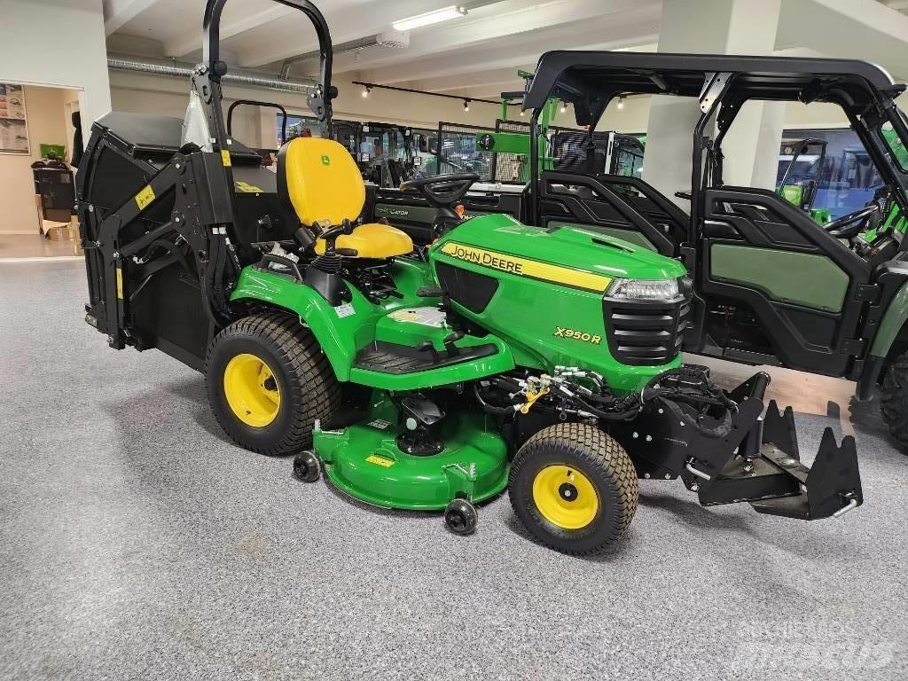 John Deere 950R Mauriņa traktors