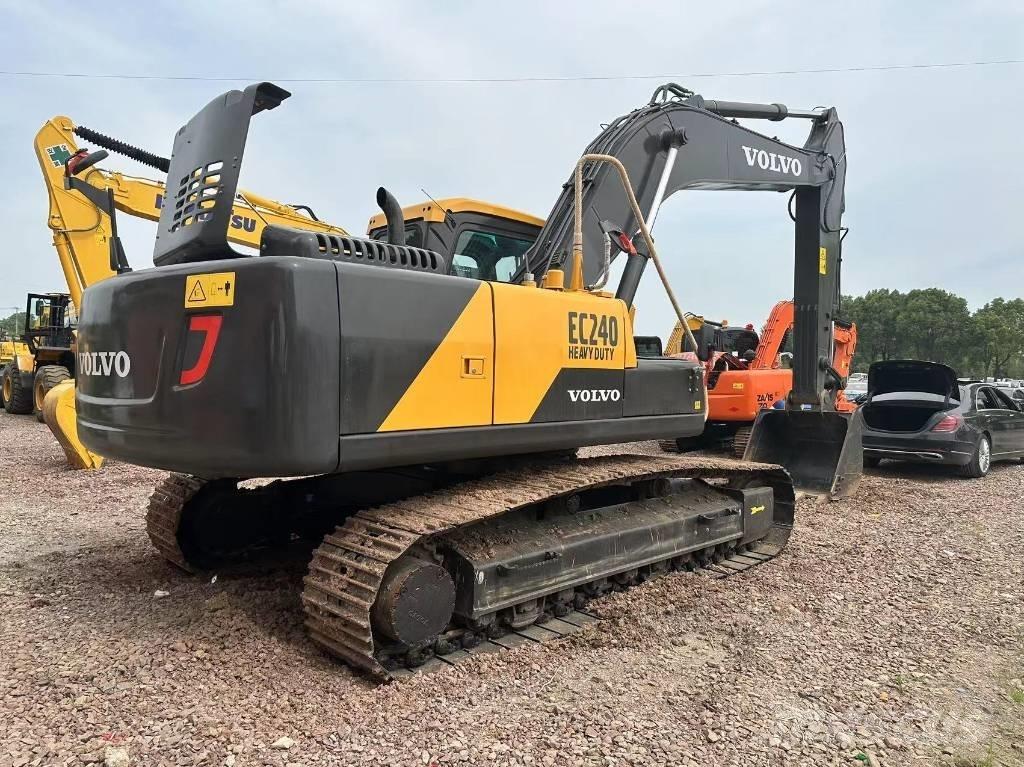 Volvo EC 240 Kāpurķēžu ekskavatori