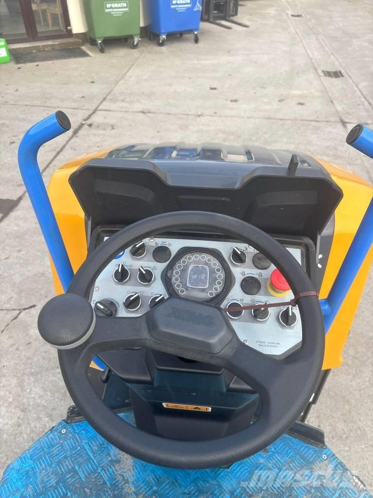 XCMG XD90 Divvalču grunts veltņi