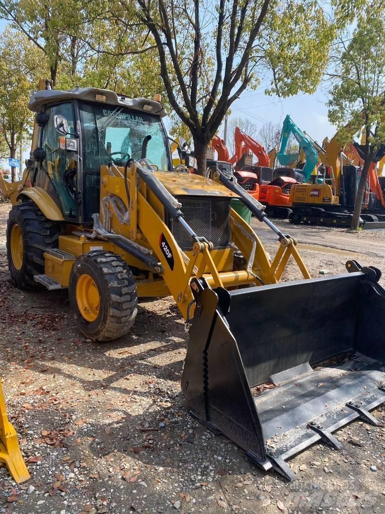 CAT 420 F Ekskavatori-iekrāvēji