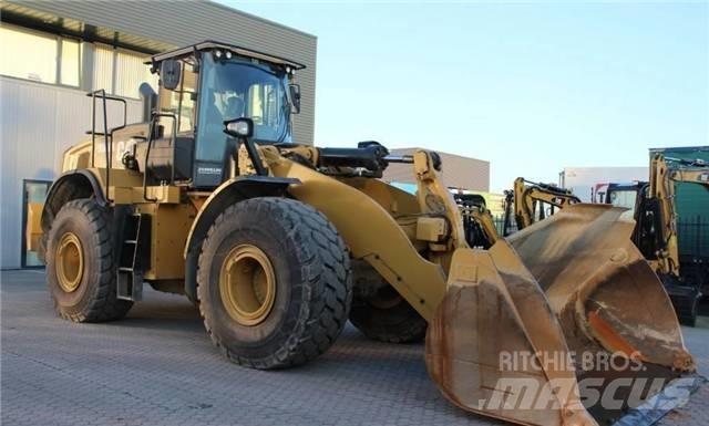 CAT 966M Iekrāvēji uz riteņiem