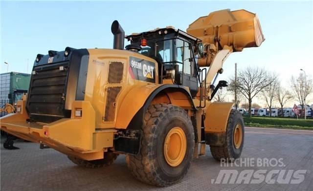 CAT 966M Iekrāvēji uz riteņiem