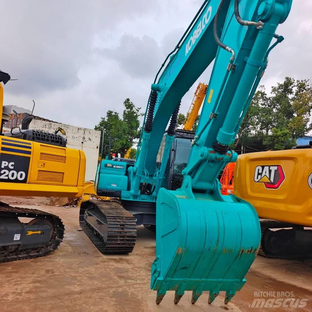 Kobelco SK 200 Kāpurķēžu ekskavatori