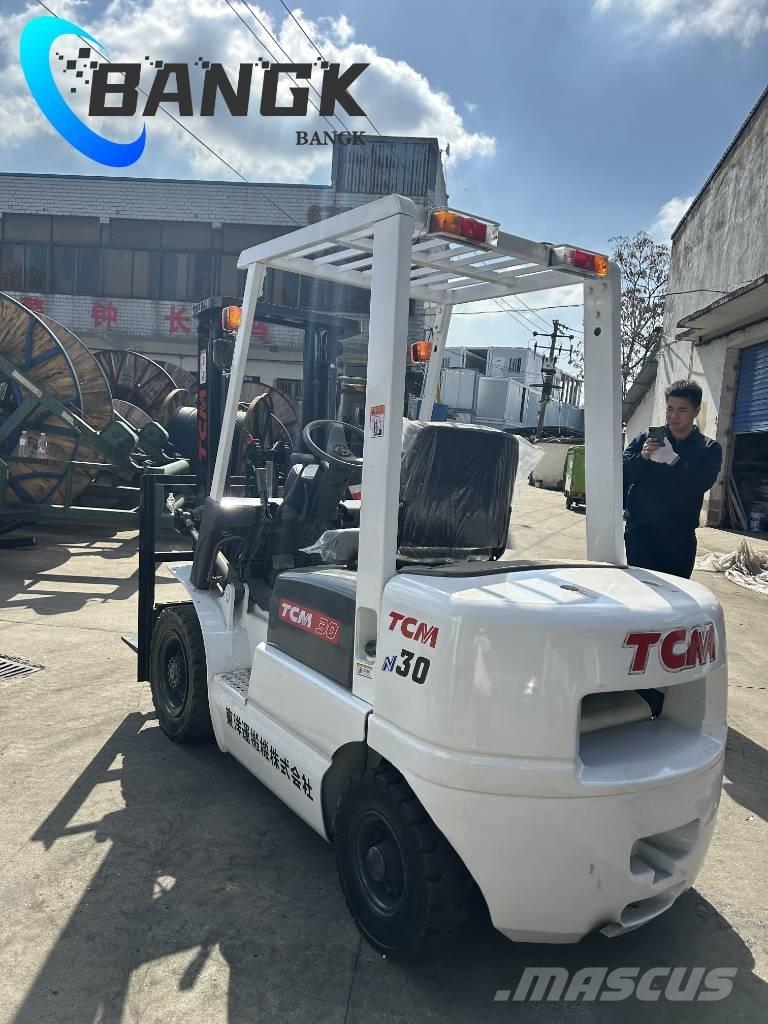 TCM FD30T3C Tehnika ar dīzeļa dzinēju