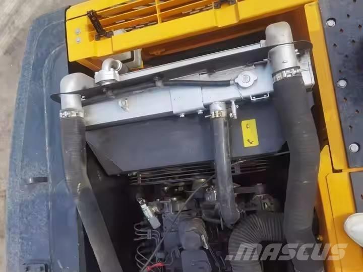 Hyundai 220LC-9S Kāpurķēžu ekskavatori
