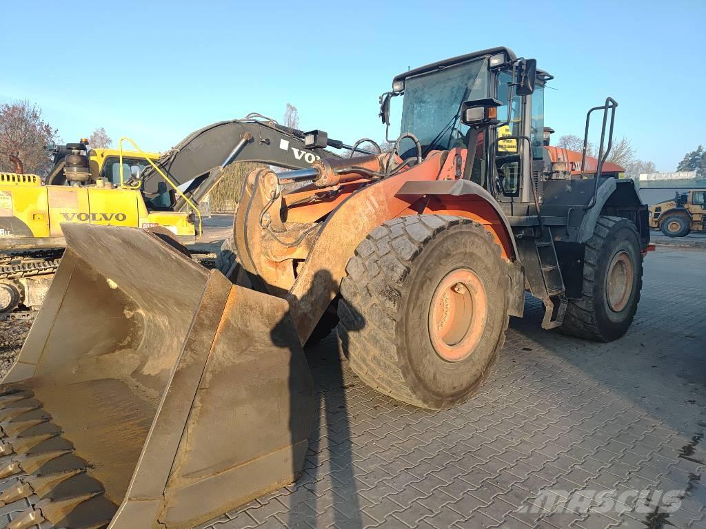Hitachi ZW 310 Iekrāvēji uz riteņiem