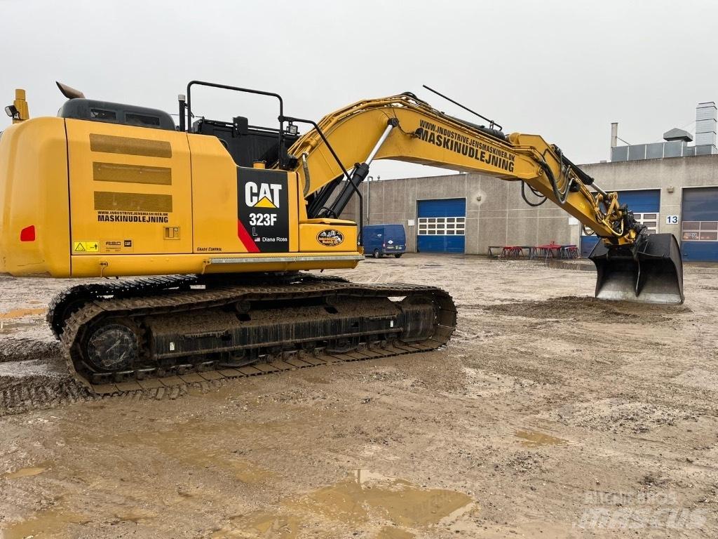 CAT 323 F L Kāpurķēžu ekskavatori