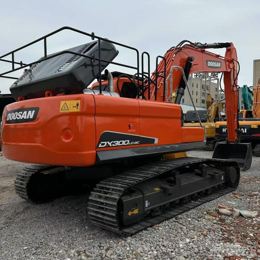 Doosan 300LC-9C Kāpurķēžu ekskavatori