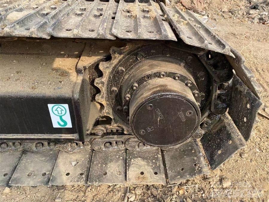 Hitachi EX75 Kāpurķēžu ekskavatori