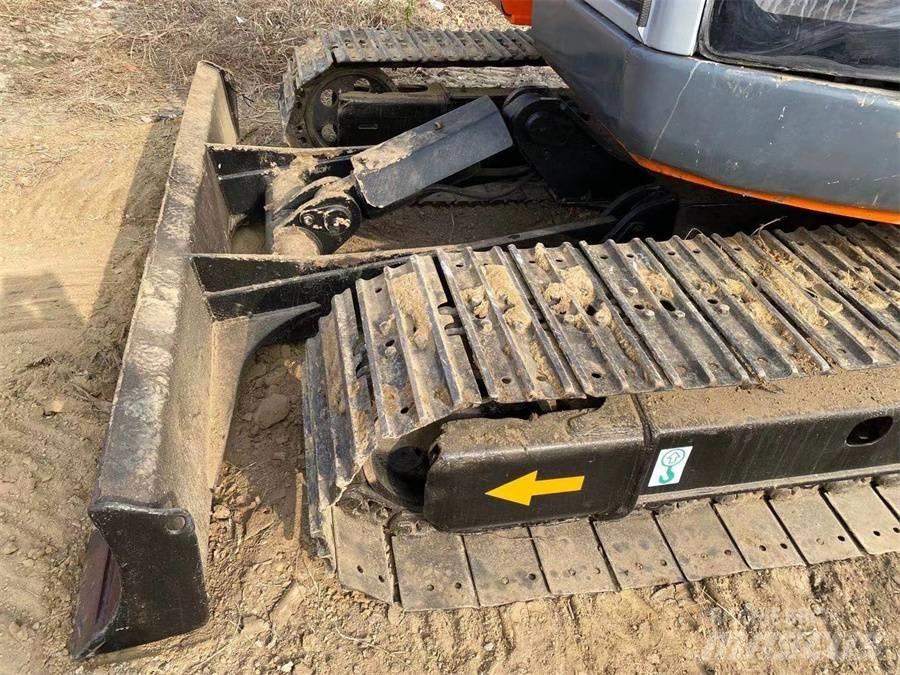Hitachi EX75 Kāpurķēžu ekskavatori