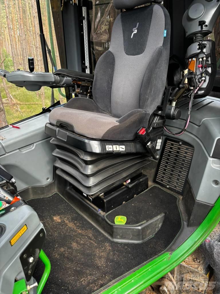 John Deere 1170 E Harvesteri