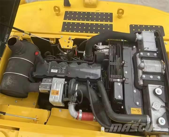 Komatsu PC220-8 Kāpurķēžu ekskavatori