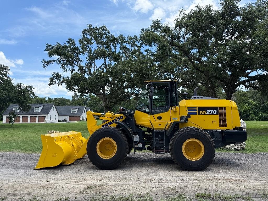 Komatsu WA 270-8 Iekrāvēji uz riteņiem