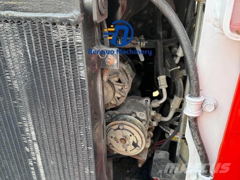 Bobcat S 130 Lietoti riteņu kompaktiekrāvēji