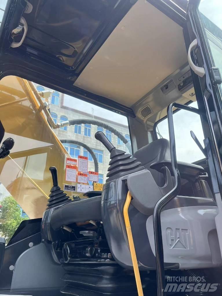 CAT 320D2 Kāpurķēžu ekskavatori