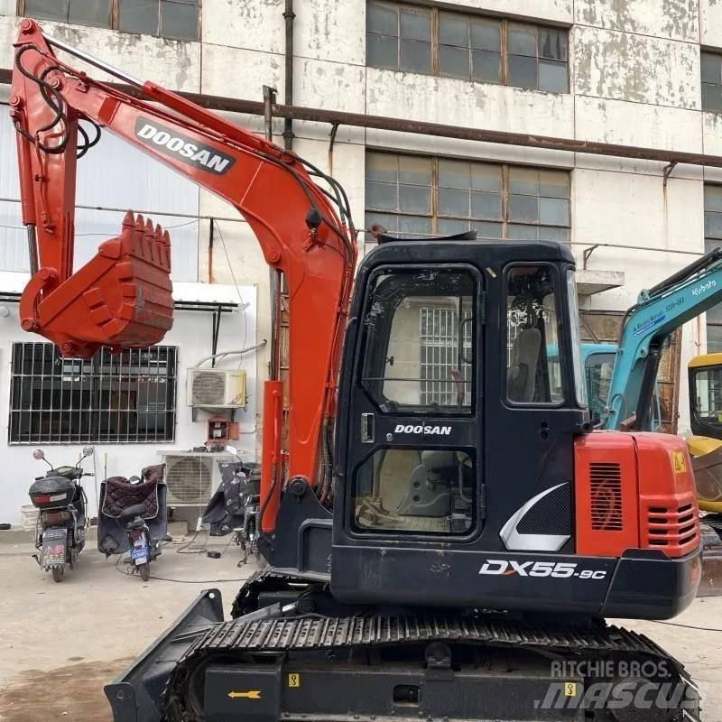 Doosan DX55-9C Kāpurķēžu ekskavatori