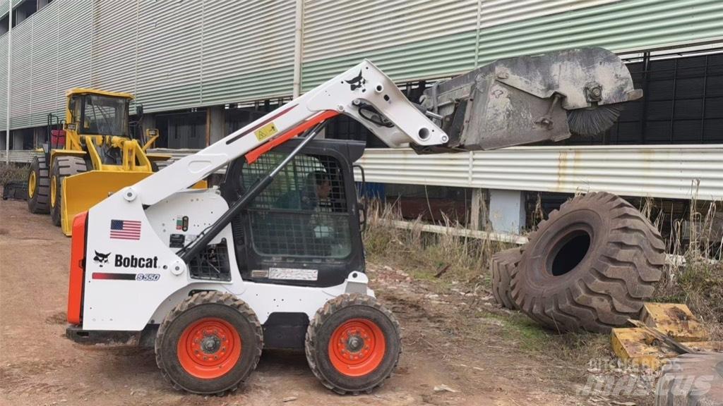 Bobcat S 550 Lietoti riteņu kompaktiekrāvēji