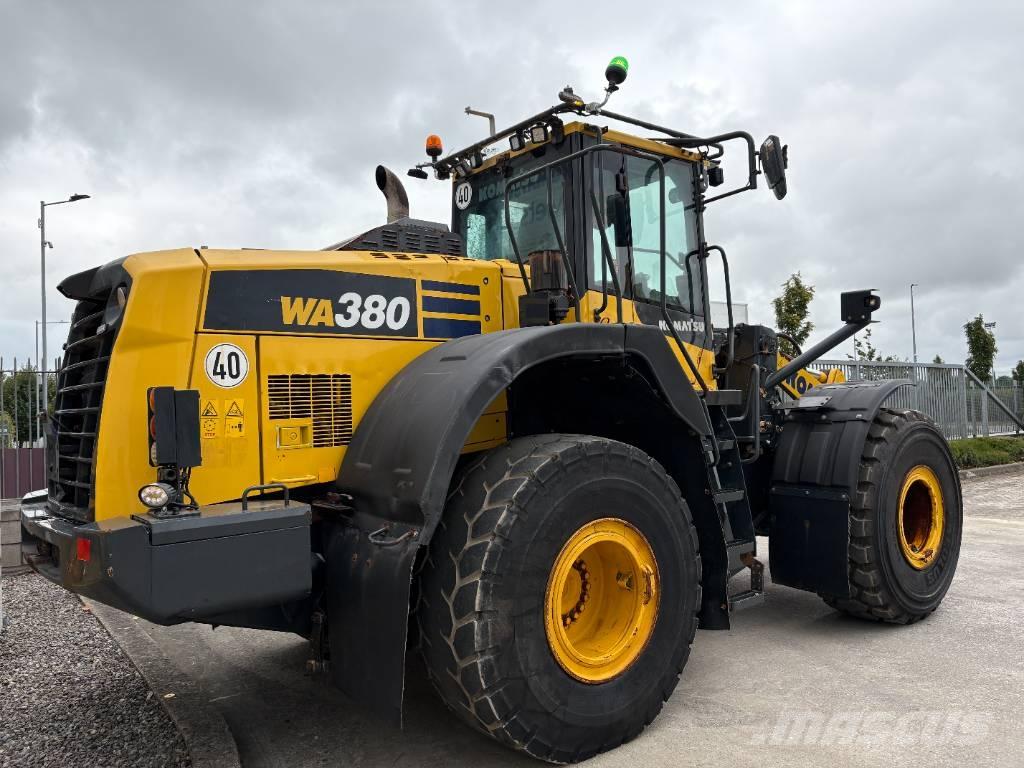 Komatsu WA380-8 Iekrāvēji uz riteņiem