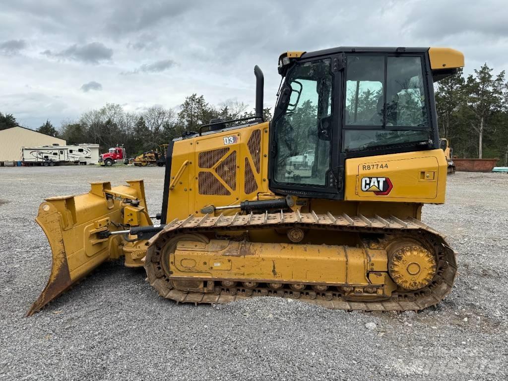 CAT D3 Kāpurķēžu buldozeri
