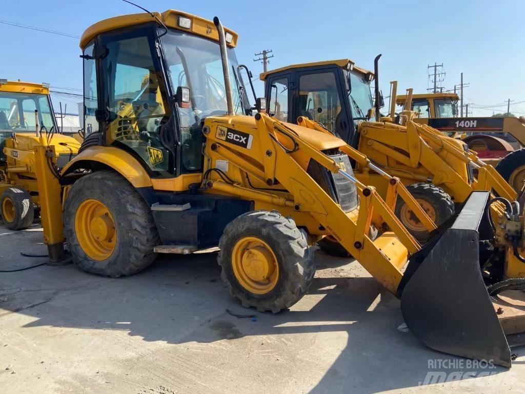JCB 3 CX Ekskavatori-iekrāvēji