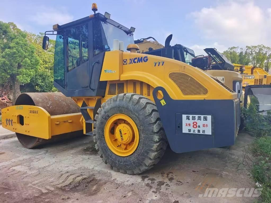 XCMG XS 202 J Vienvalča grunts veltņi