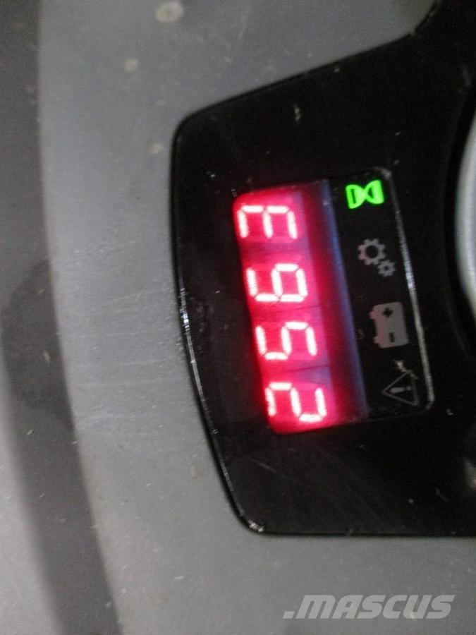 Toyota SPE120 Hidrauliskās stalažas ar platformu