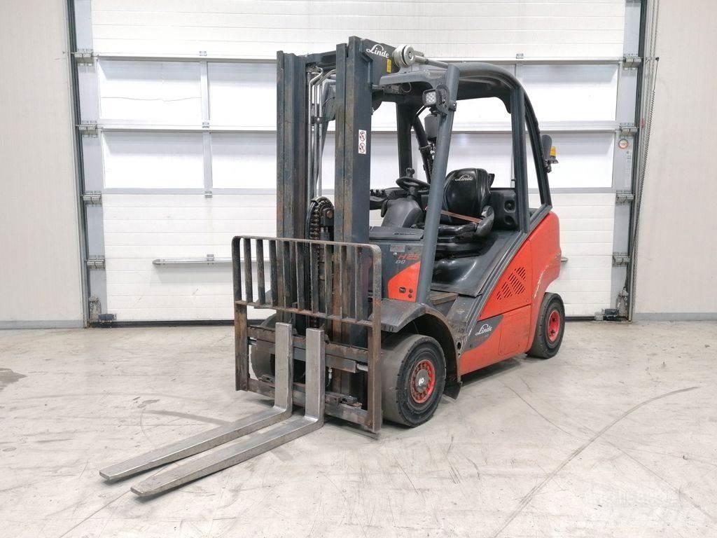 Linde H25D-02 Tehnika ar dīzeļa dzinēju
